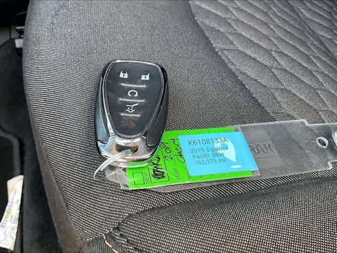 Used 2019 Chevrolet Equinox LT FWD image 18