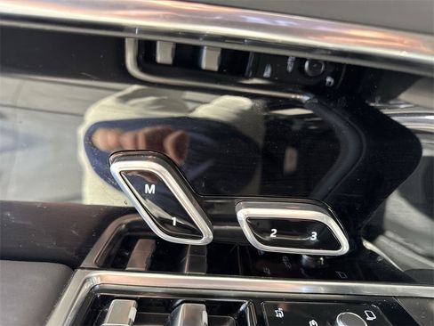 Used 2025 Land Rover Range Rover Long Wheelbase Autobiography image 12