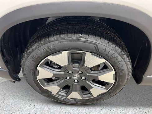 New 2026 Honda Pilot Touring image 12