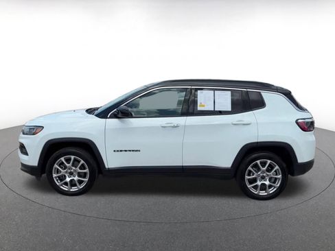 Used 2025 Jeep Compass Limited AWD/4WD image 7
