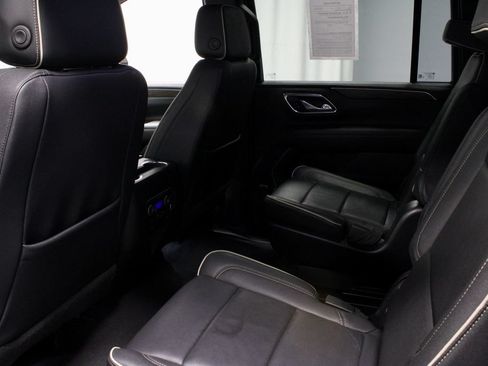 Used 2023 Chevrolet Suburban Premier AWD/4WD image 21