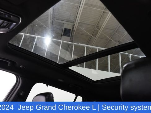 Used 2024 Jeep Grand Cherokee L Limited w/ Luxury Tech Group II AWD/4WD image 25