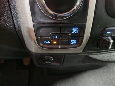 Used 2017 RAM 1500 Classic SLT AWD/4WD image 27