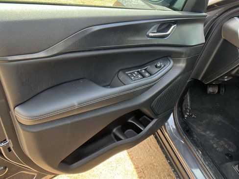 New 2025 Jeep Grand Cherokee L Altitude image 14