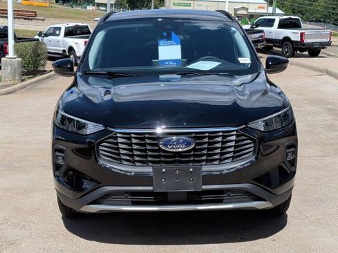 Certified 2026 Ford Escape SE FWD image 8