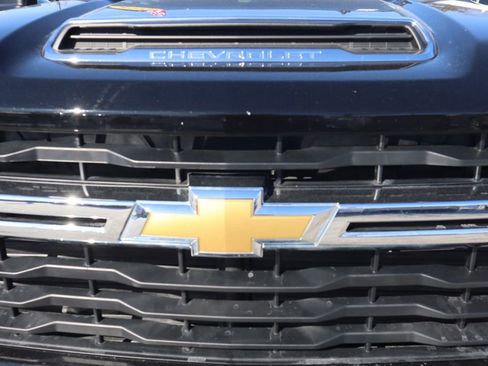 Used 2025 Chevrolet Silverado 2500 LT w/ Convenience Package image 41