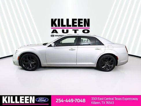 Used 2023 Chrysler 300 S image 4