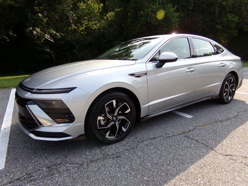 Used 2025 Hyundai Sonata SEL AWD/4WD image 1