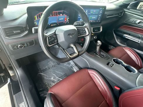 Used 2025 Ford Mustang Premium RWD image 13