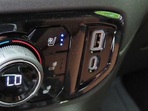 New 2026 Chevrolet Silverado 1500 High Country AWD/4WD image 12