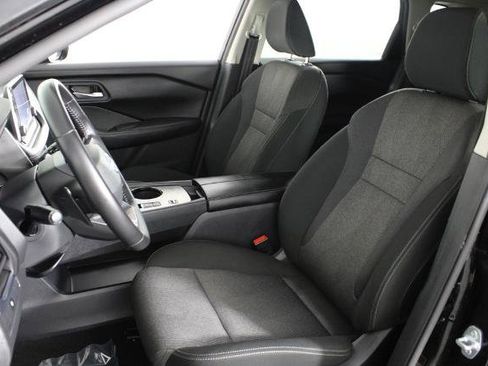 Certified 2025 Nissan Rogue SV image 21