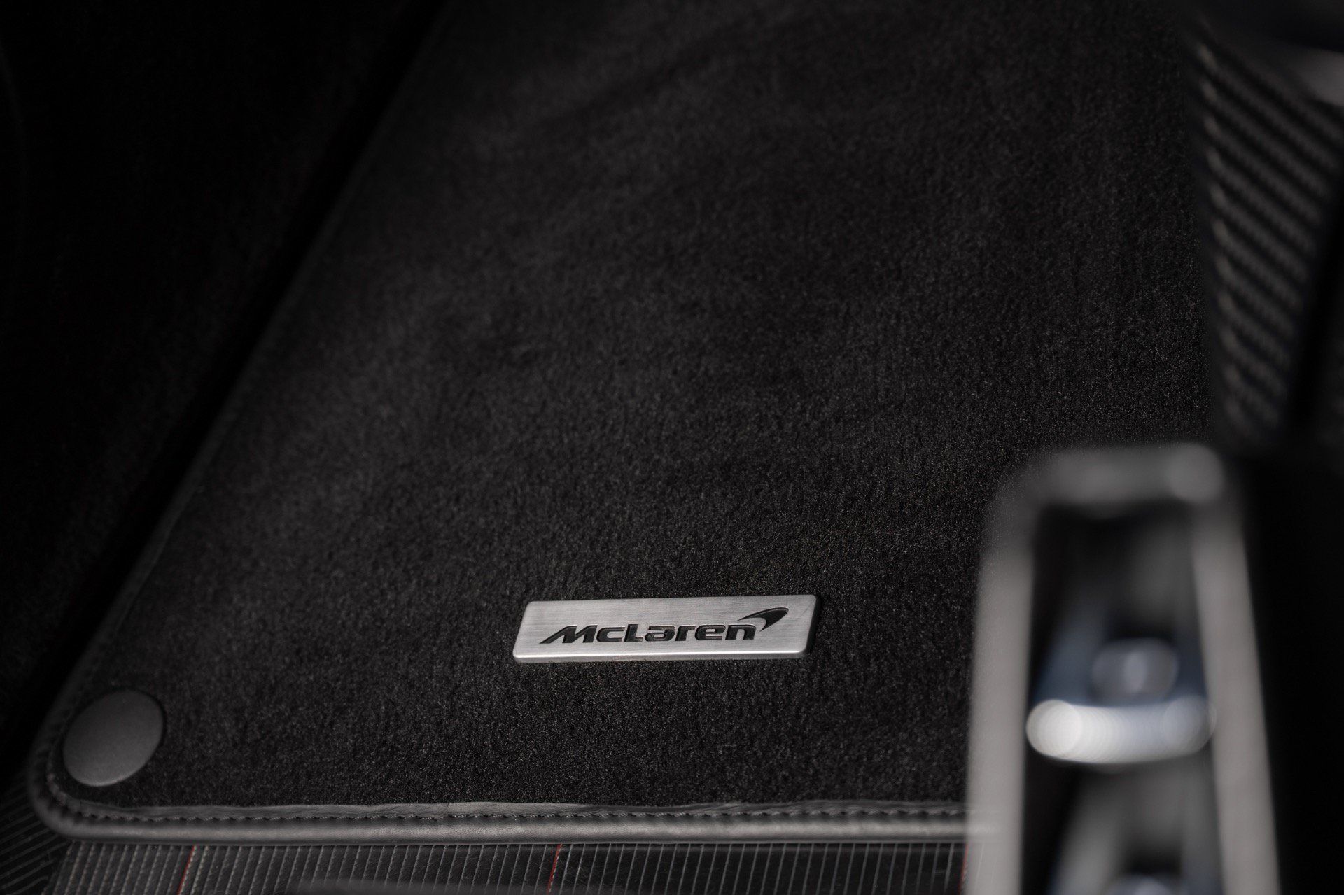 Used 2019 McLaren Senna RWD image 91