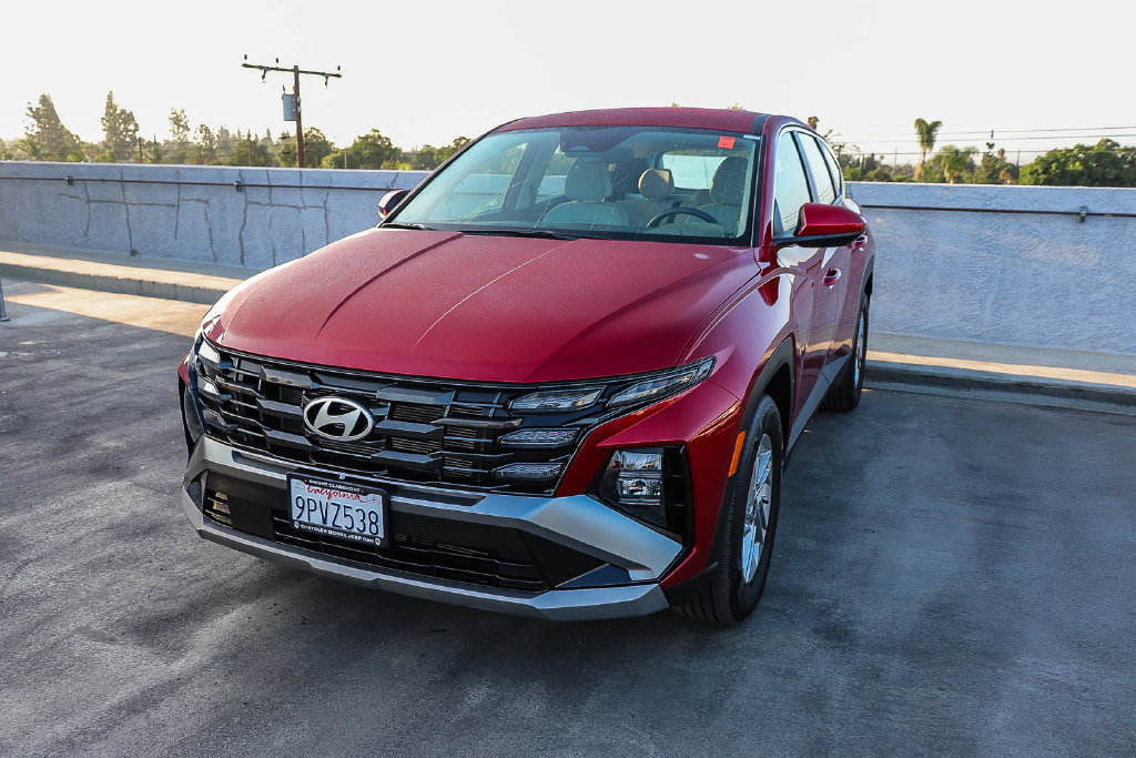 Used 2025 Hyundai Tucson SE FWD image 4