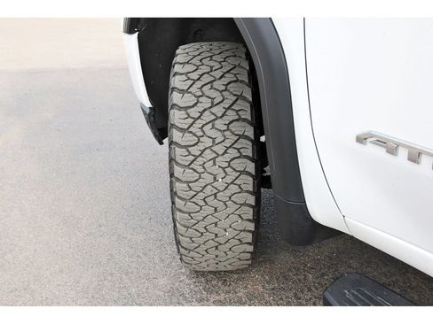 Used 2021 GMC Sierra 2500 AT4 w/ AT4 Premium Plus Package AWD/4WD image 35