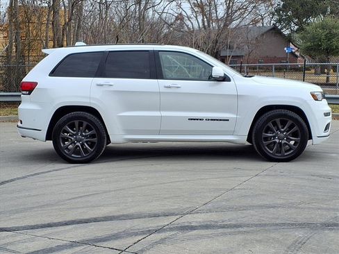 Used 2018 Jeep Grand Cherokee High Altitude image 2