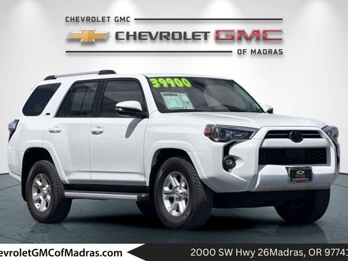 Used 2022 Toyota 4Runner SR5 Premium w/ Moonroof Package RWD image 1