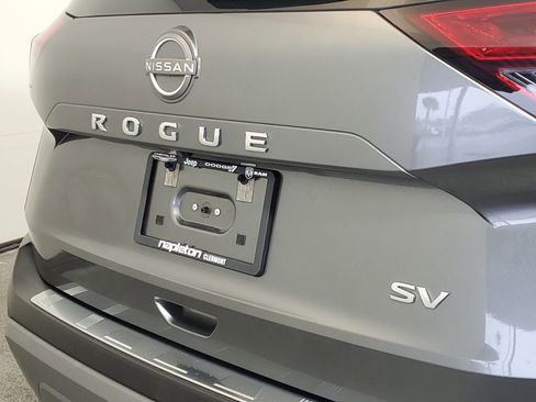 Used 2023 Nissan Rogue SV image 7