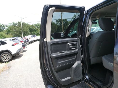 Used 2014 RAM 1500 Express RWD image 25
