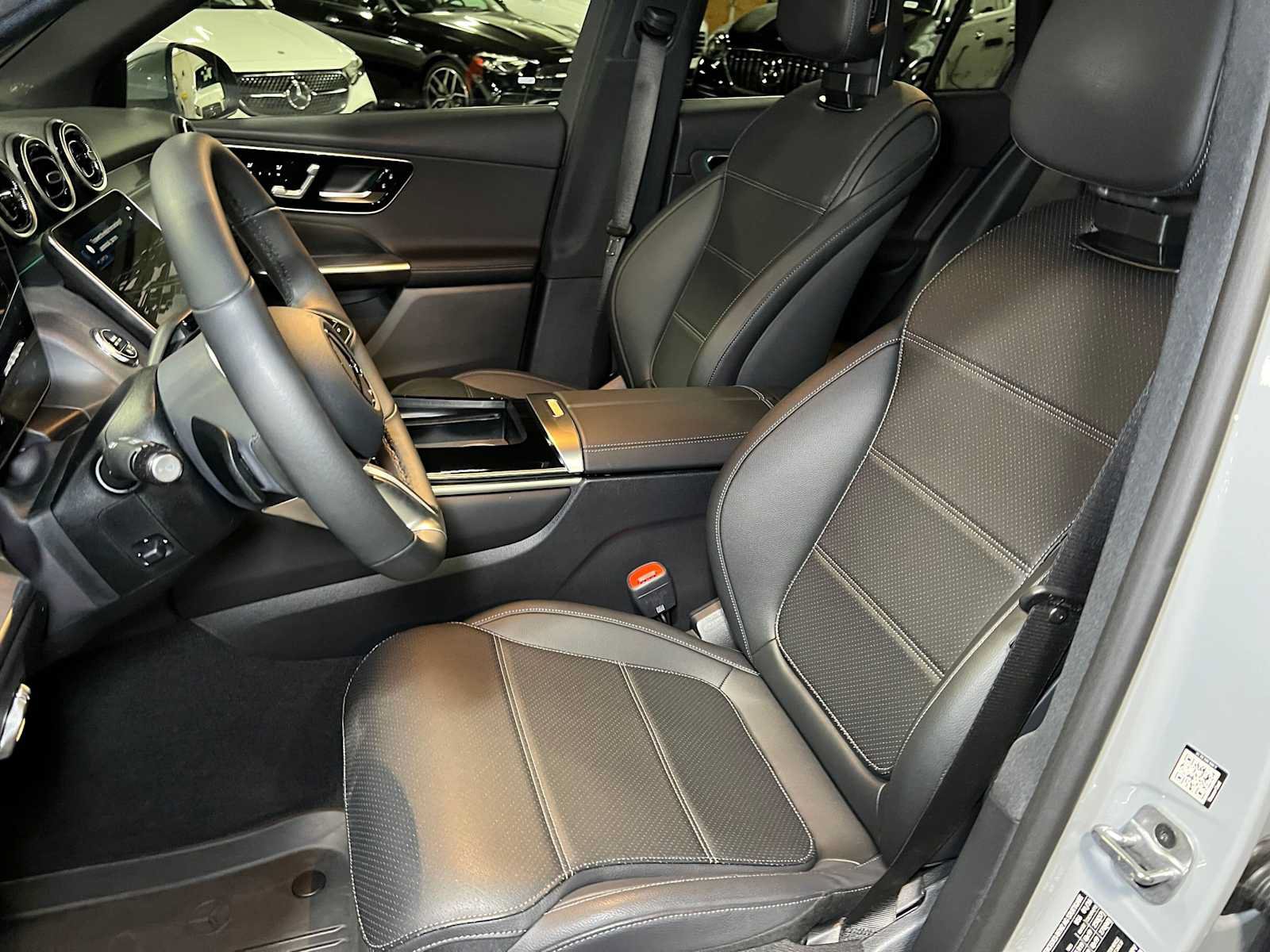 Used 2026 Mercedes-Benz GLC 300 4MATIC image 26
