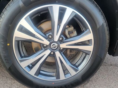 Used 2020 Nissan Rogue SV w/ Premium Package FWD image 15