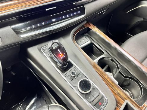 Used 2022 Cadillac Escalade ESV Premium Luxury AWD/4WD image 17