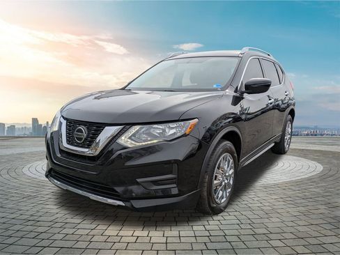 Used 2018 Nissan Rogue SV image 9
