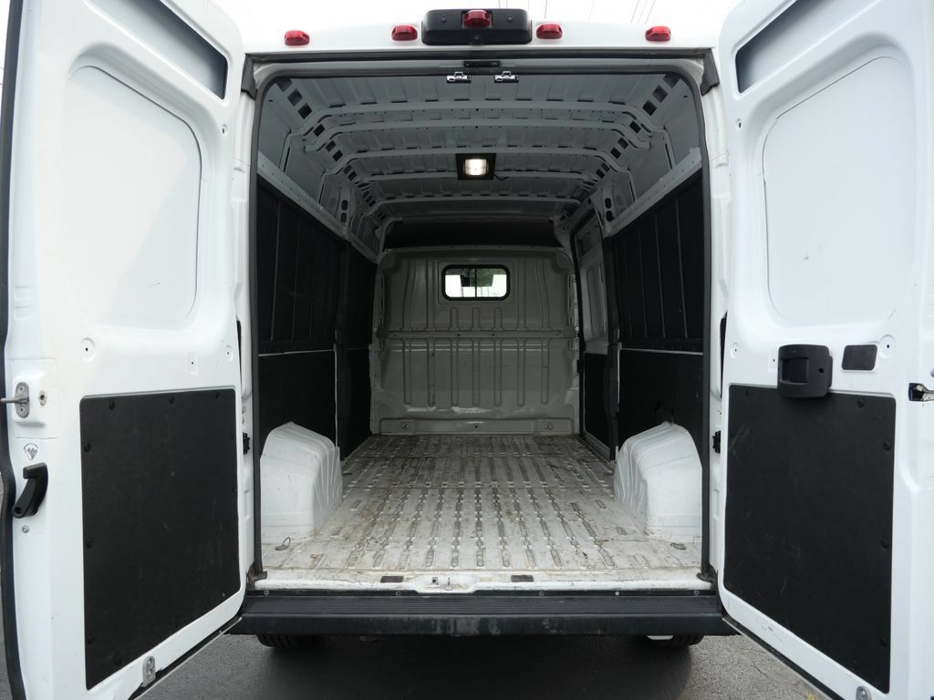 Used 2025 RAM ProMaster 2500 w/ Convenience Group FWD image 23