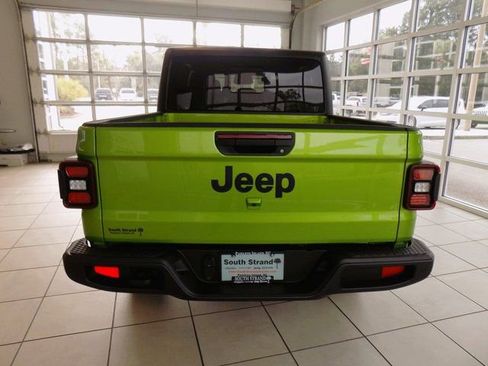 New 2026 Jeep Gladiator Sport image 7