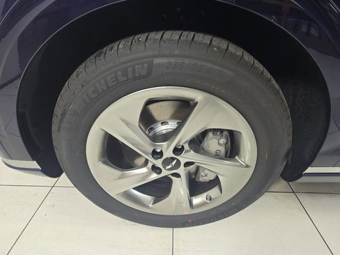 New 2026 Genesis GV70 2.5T Advanced AWD/4WD image 9