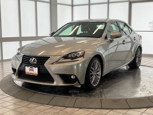Used 2016 Lexus IS 300 AWD image 3