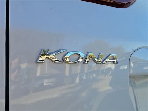 Certified 2022 Hyundai Kona SEL w/ Convenience Package image 12