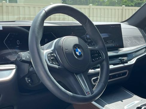 Used 2026 BMW X5 xDrive40i w/ M Sport Package AWD/4WD image 19