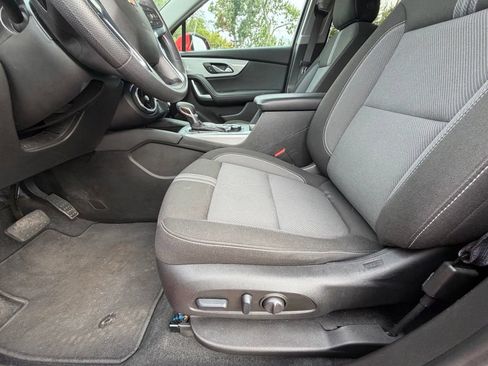 Used 2025 Chevrolet Blazer LT AWD/4WD image 11