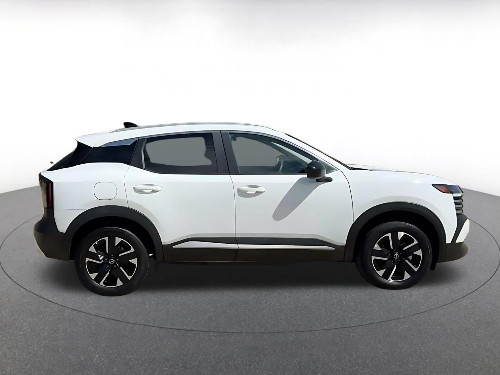 Used 2026 Nissan Kicks SV w/ Cold Weather Package AWD/4WD image 15