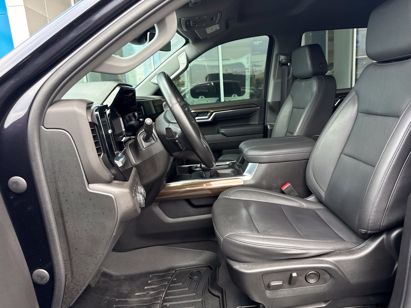 Used 2023 Chevrolet Silverado 1500 RST w/ Convenience Package II AWD/4WD image 18