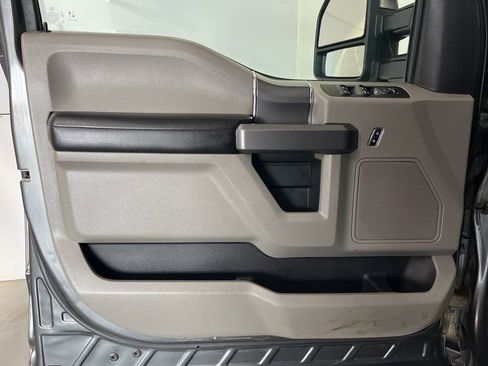 Used 2019 Ford F150 XLT w/ Equipment Group 302A Luxury AWD/4WD image 25