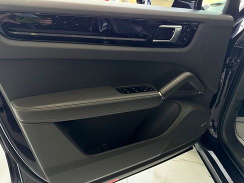 Used 2019 Porsche Cayenne S AWD/4WD image 11