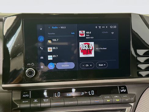 Used 2025 Toyota Camry SE w/ Convenience Package FWD image 24