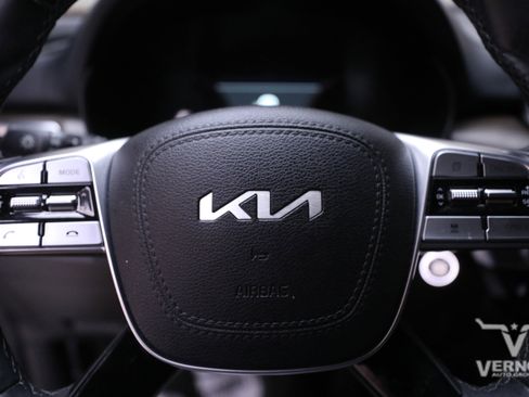 Used 2022 Kia Telluride SX w/ SX Prestige Package image 24