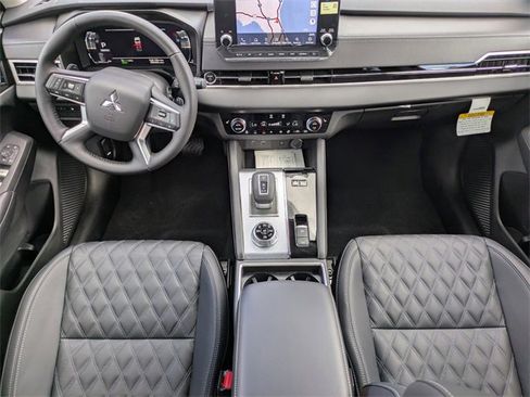 New 2025 Mitsubishi Outlander SEL image 15