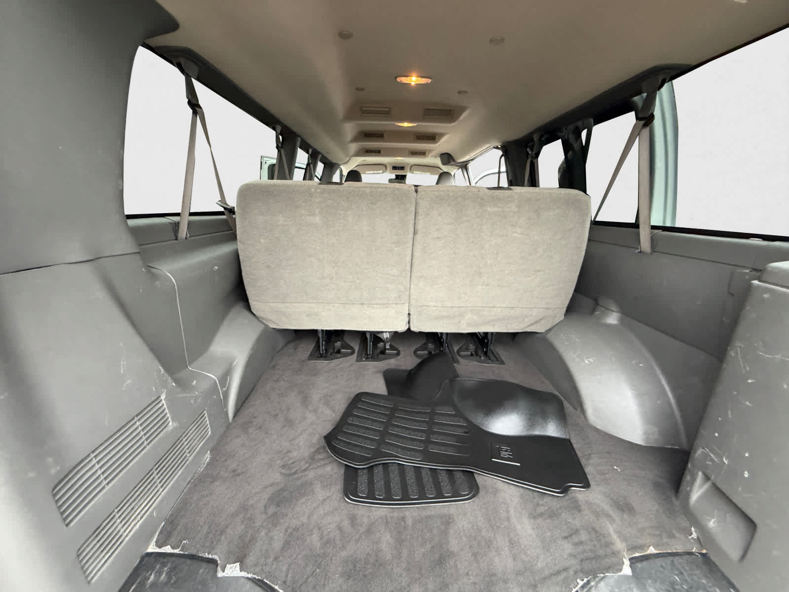 Used 2024 Chevrolet Express 3500 LT w/ LT Preferred Equipment Group RWD image 21