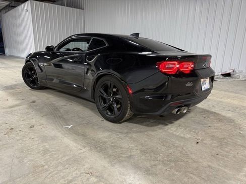 Used 2019 Chevrolet Camaro LT image 4