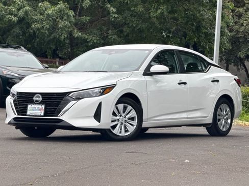 Used 2024 Nissan Sentra S FWD image 1