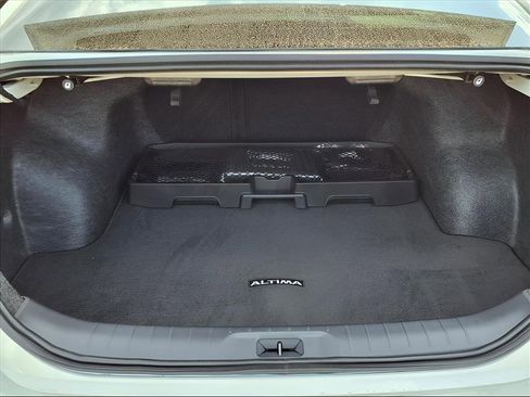 New 2025 Nissan Altima 2.5 SR image 10