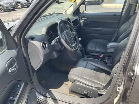 Used 2016 Jeep Patriot High Altitude AWD/4WD image 9