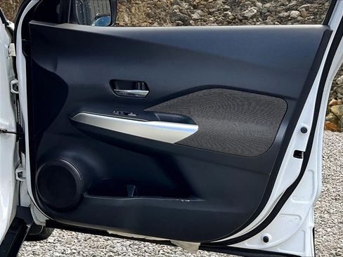 Used 2018 Nissan Kicks SV image 22