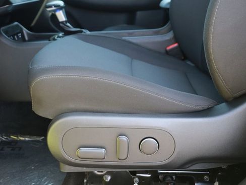 Used 2025 Hyundai Kona SEL image 9