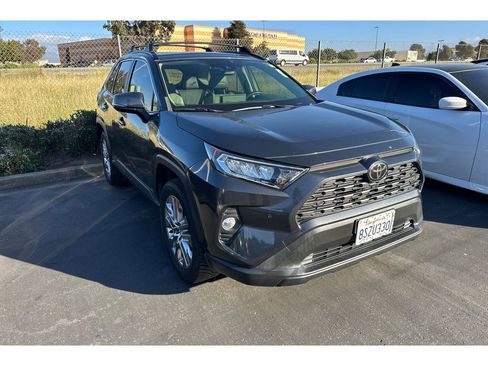 Certified 2021 Toyota RAV4 XLE Premium image 2