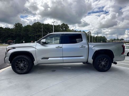 Used 2023 Toyota Tundra Platinum AWD/4WD image 23