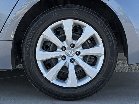 Used 2024 Toyota Corolla LE FWD image 23